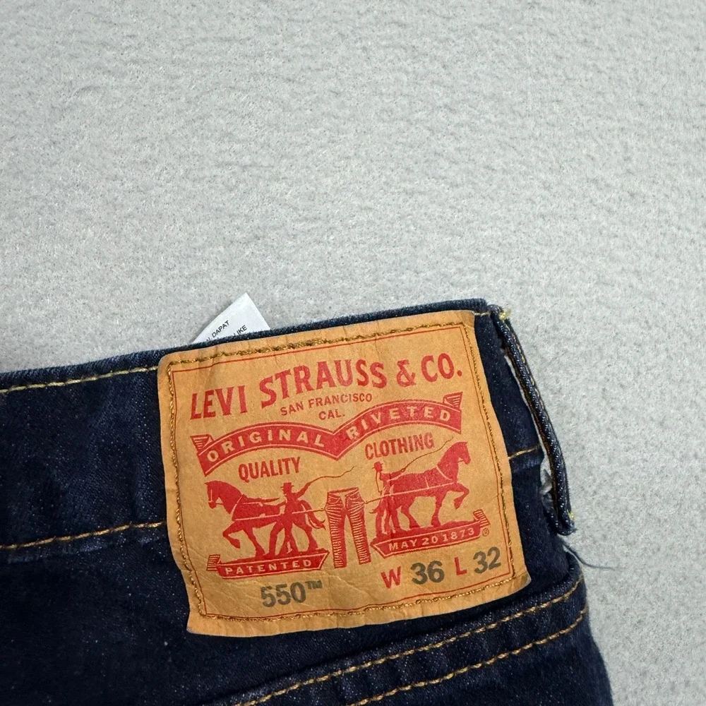 Levi Strauss Jeans Men's 36x32 Blue 550 Relaxed Fit Tapered Leg Denim 00550-0061
